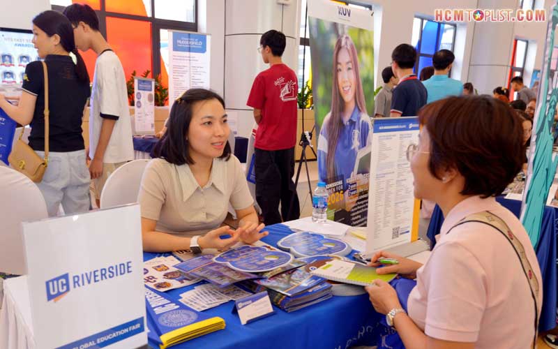 Summit-education-hcmtoplist