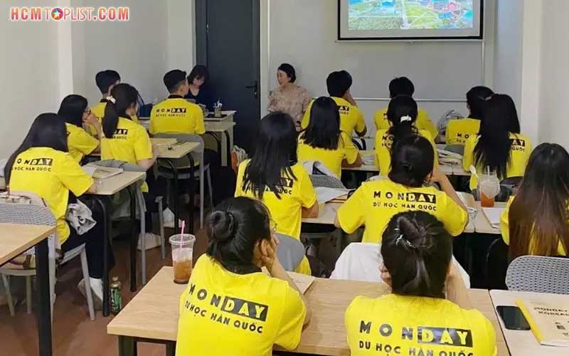 Trung-tam-tieng-han-monday-hcmtoplist