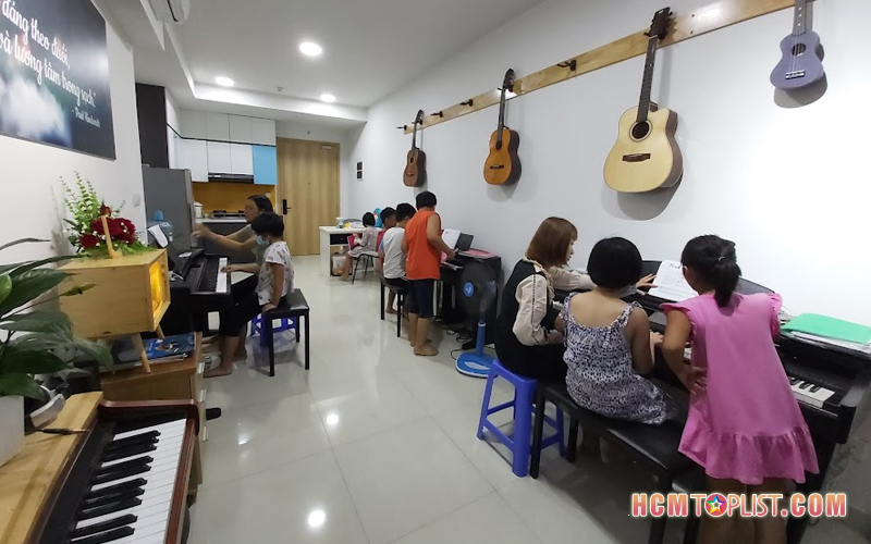 Song-thu-music-education-hcmtoplist