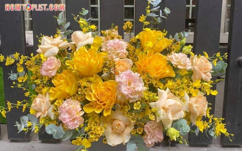 Hoa-tuoi-cay-cau-vang-hcmtoplist