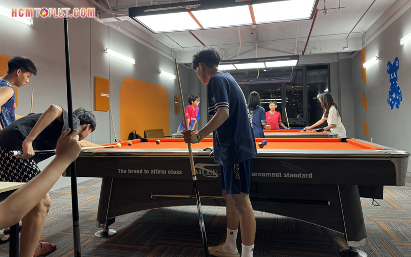 Broadway-coffee-billiards-food-hcmtoplist