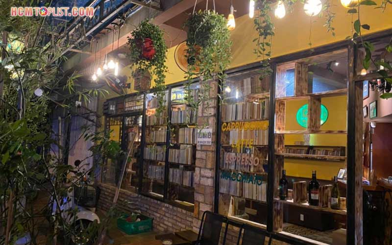 Chieu-cafe-sach-hcmtoplist