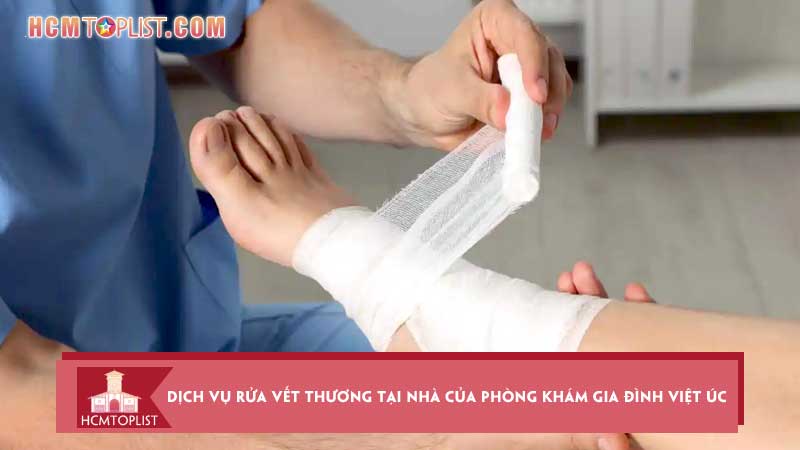 Rua-vet-thuong-tai-nha-cua-phong-kham-gia-dinh-viet-uc
