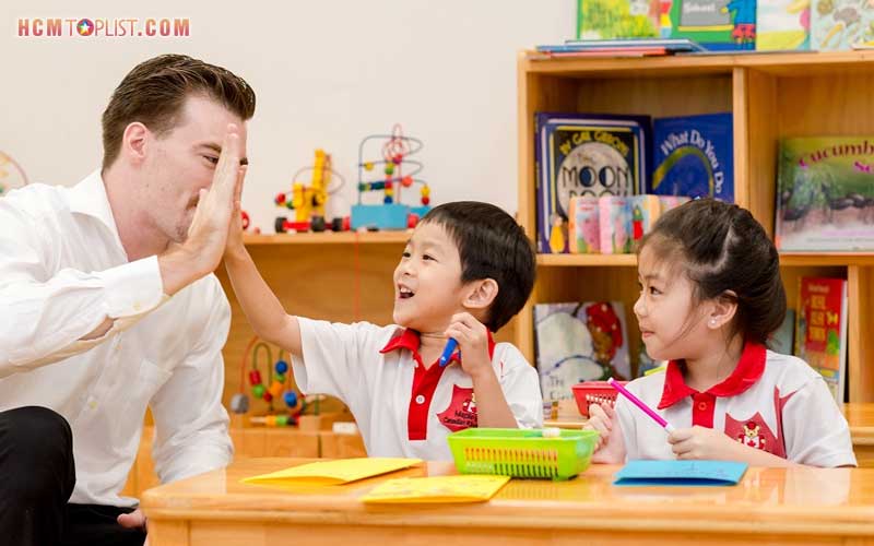 Truong-mam-non-canada-maple-bear-hcmtoplist