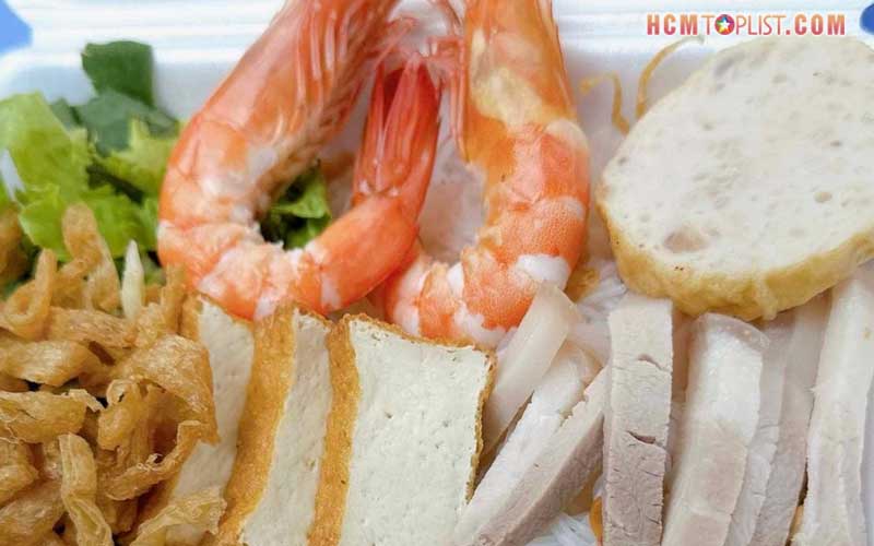 Bun-nuoc-tuong-bun-thit-xao-hoang-sa-hcmtoplist