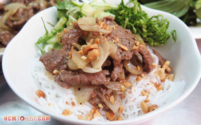 Bun-thit-xao-tu-hau-hcmtoplist