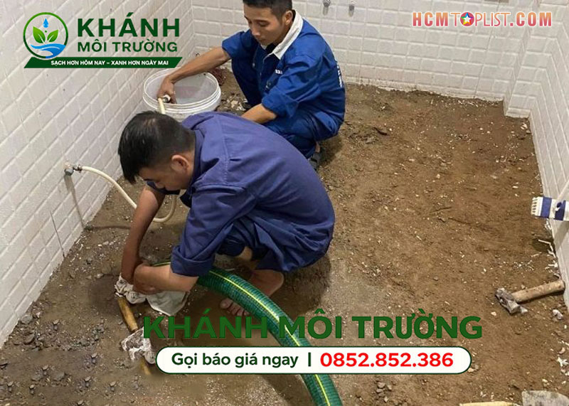 Khanh-moi-truong-dich-vu-hut-ham-cau-va-thong-cong-nghet-tai-tphcm-4