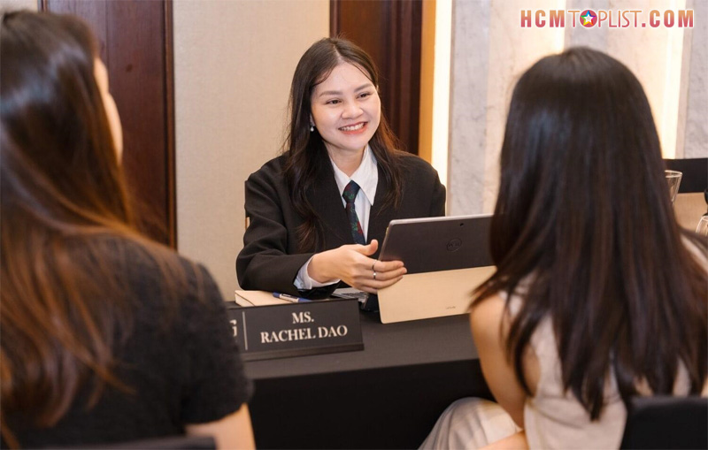 Buoi-tu-van-11-giup-gia-dinh-lam-ro-muc-tieu-truoc-khi-chon-chuong-trinh