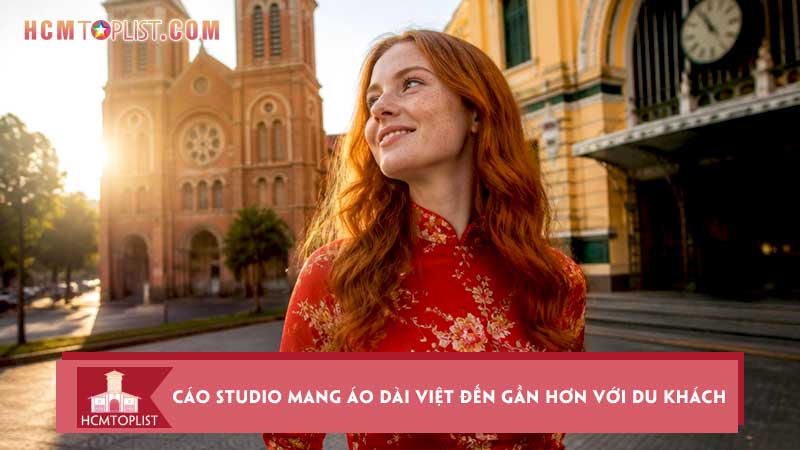 Cao-studio-mang-ao-dai-viet-den-gan-hon-voi-du-khach-quoc-te-hcmtoplist