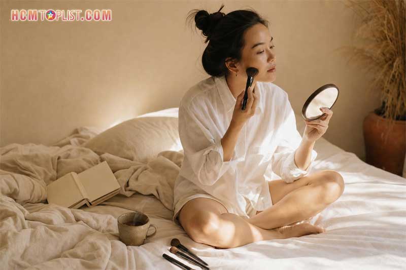 Hoc-makeup-ca-nhan-1-kem-1-xu-huong-lam-dep-chu-dong-1