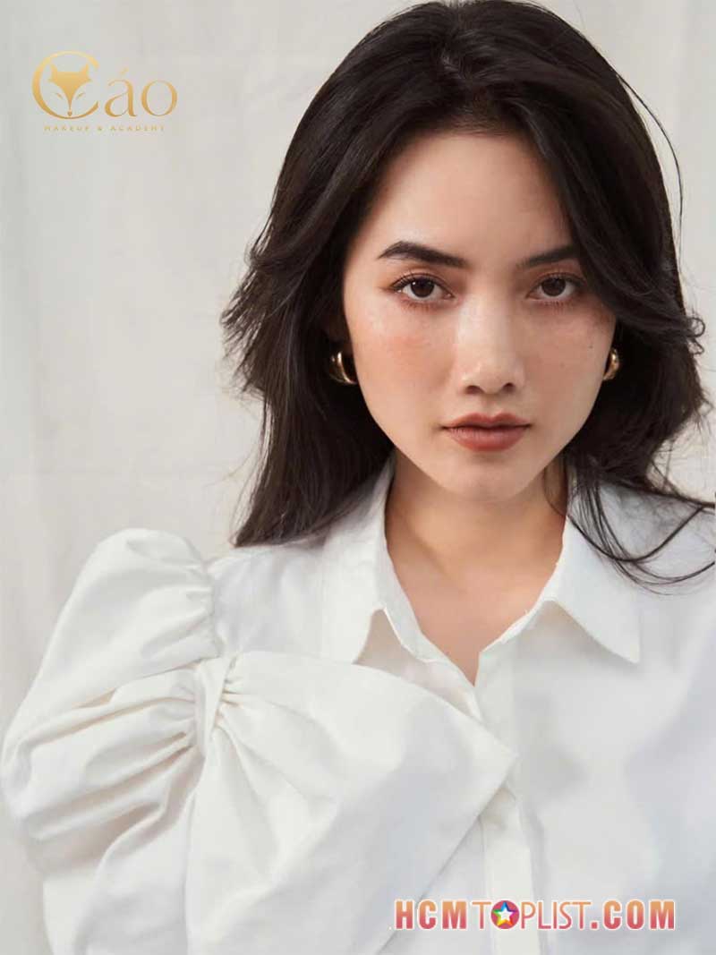Hoc-makeup-ca-nhan-1-kem-1-xu-huong-lam-dep-chu-dong-6