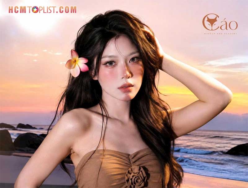 Hoc-makeup-ca-nhan-1-kem-1-xu-huong-lam-dep-chu-dong-8