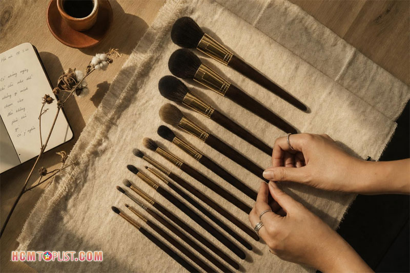 Hoc-makeup-ca-nhan-1-kem-1-xu-huong-lam-dep-chu-dong